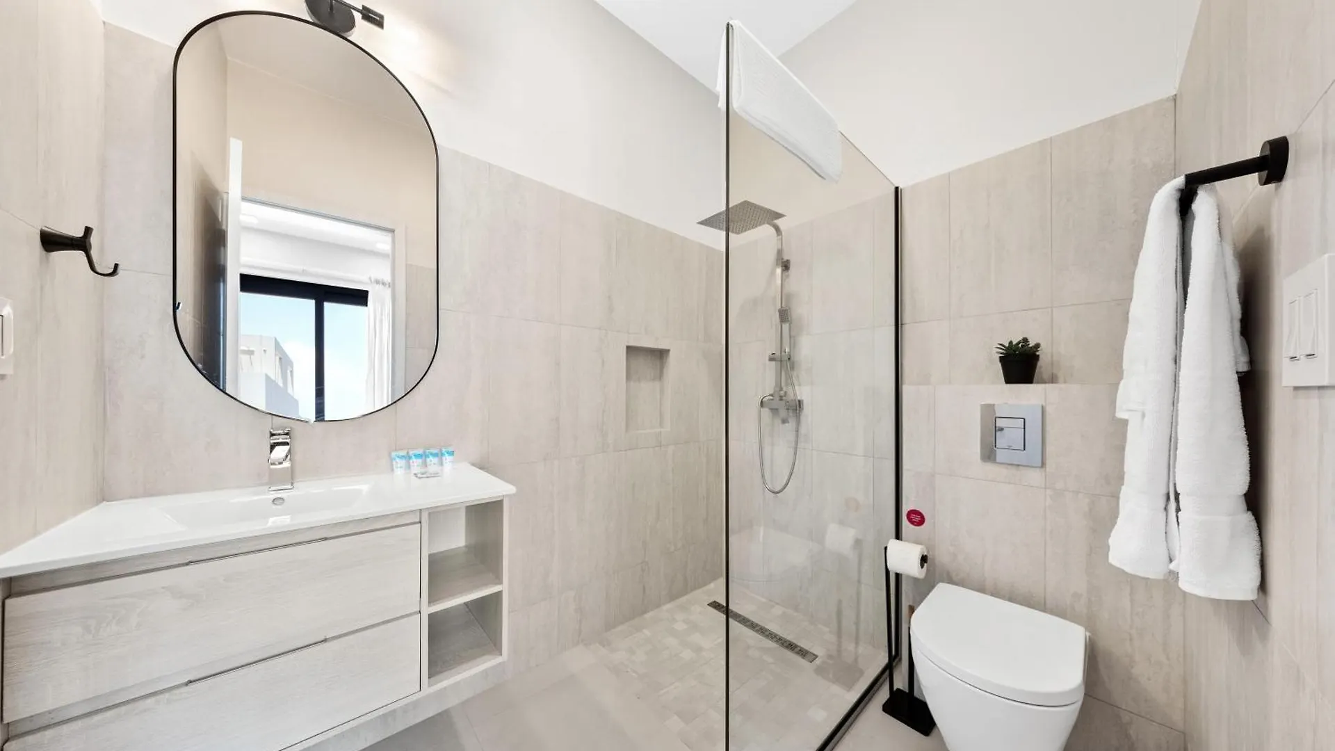 Catalina Residence Apt 3 - L.G. Smith Boulevard 546-J Palm Beach 0*,  Aruba